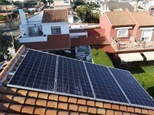 Instalación de placas solares de fotovoltaica en Torremolinos