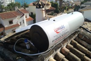 Instalación solar térmica realizada en Marbella para agua caliente sanitaria