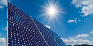 ¿Por qué aumentó la instalación de paneles de energía fotovoltaica en España?