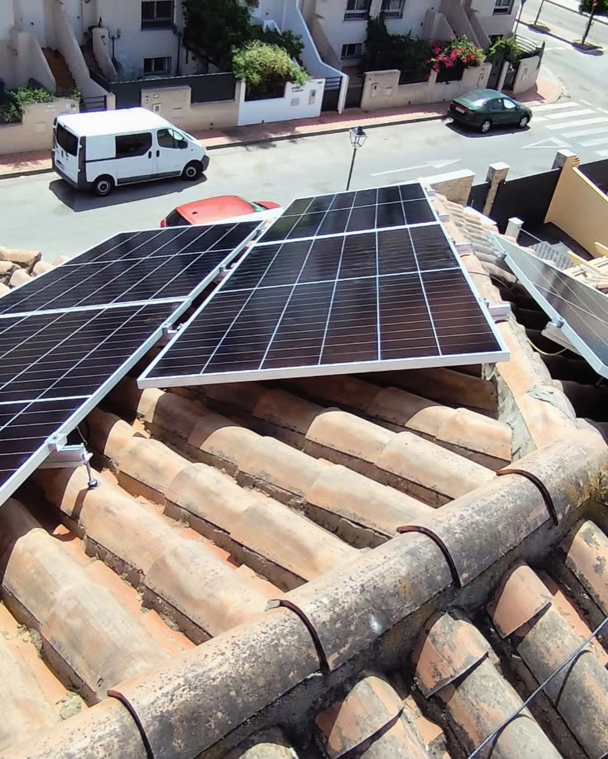Sistema solar 6,6 kWp + batería 16 kWh in Alhaurín de la Torre