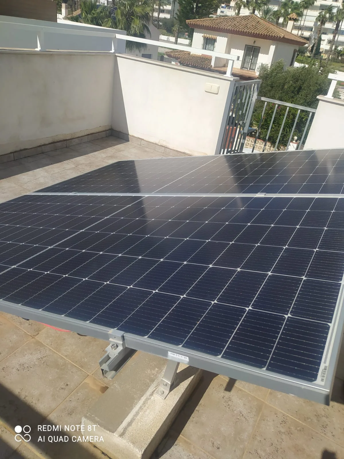 Sistema solar en pórtico en Estepona